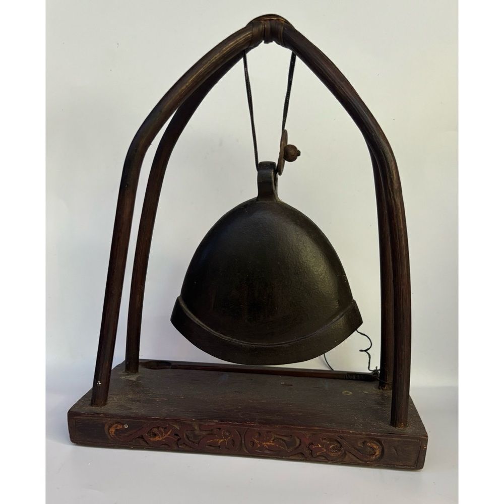 Vintage Brass Chinese Table Top Gong Dinner Bell With Wooden Framed Base - Picture 3 of 5